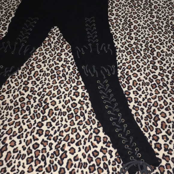 BLACK LEGGINGS - Picture 3 of 5